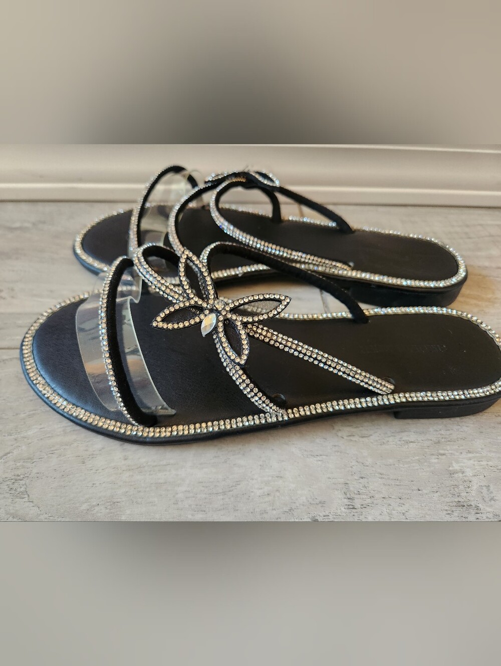 NWT Black Rhinestone Flower Thong Sandals - Women's Slides Sz 7